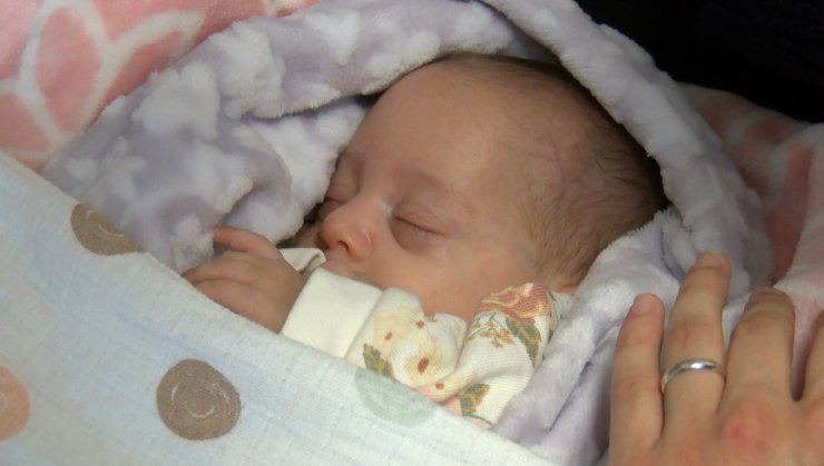 Üçüz kardeşlerden Nisa bebek, mucizeyle hayata tutundu