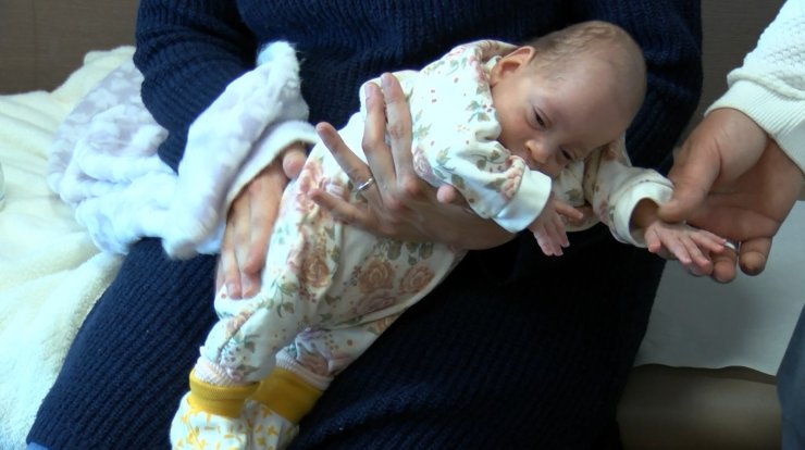 Üçüz kardeşlerden Nisa bebek, mucizeyle hayata tutundu