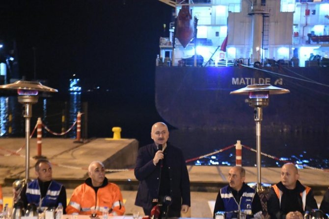 Ulaştırma ve Alt yapı Bakanı Adil Karaismailoğlu: “Bu yılki hedefimiz 250 milyar ton”