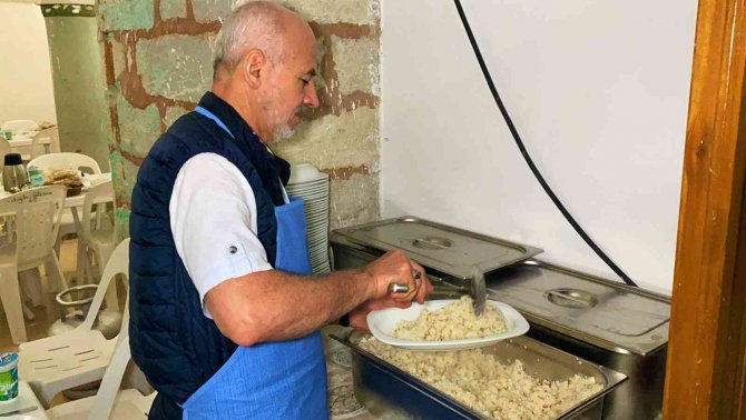 Asırlık iftar geleneği tarihi camide 500 yıldır yaşatılıyor