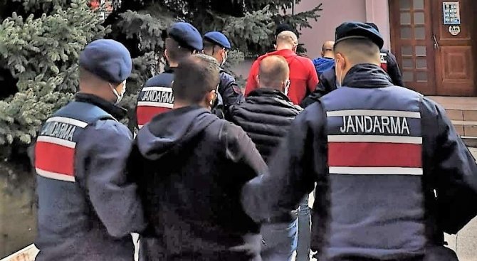 Dolandırıcılar yakalandı