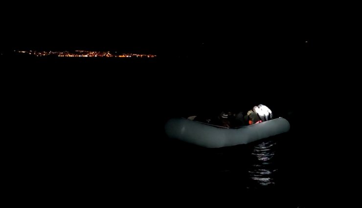 İzmir'de 21 göçmen yakalandı, 49 göçmen kurtarıldı