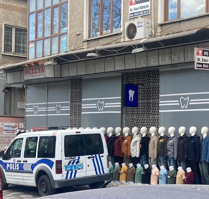 Konya'da diş hekimi ile hastayı ayırmaya çalışırken bıçaklandı