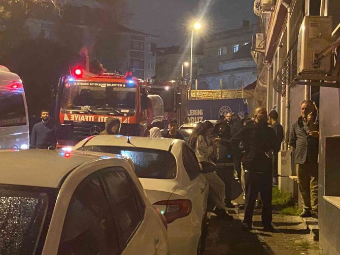 Korkutan yangın: Binanın bodrum katı alevlere teslim oldu