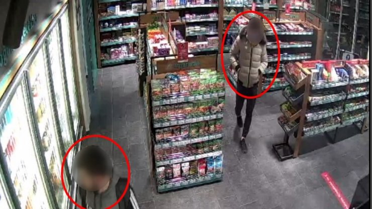 Lüks otomobillerin amblemlerini çalan iki kişi tutuklandı