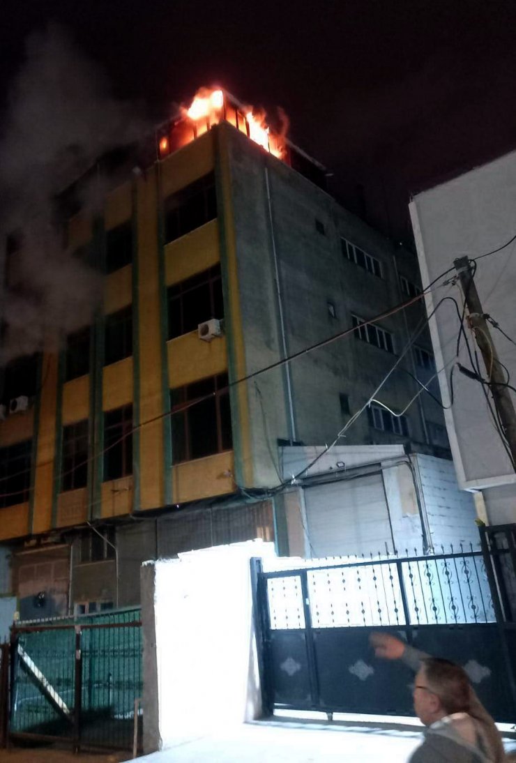 Metal kaplama fabrikasında yangın