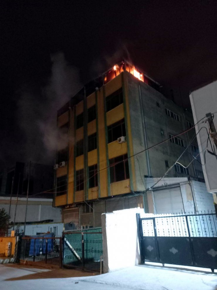 Metal kaplama fabrikasında yangın