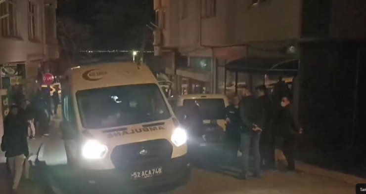 Öznur evinde çıplak halde ölü bulundu