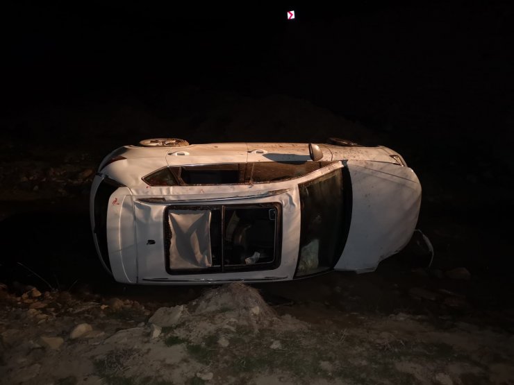 Şarampole yuvarlanan otomobildeki hakim, savcı ve avukat yaralandı