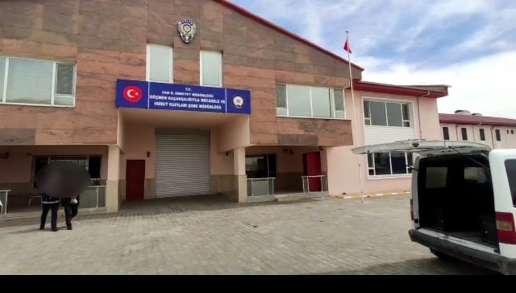 Van'da göçmen kaçakçılığına 5 tutuklama