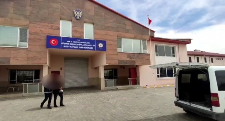 Van'da göçmen kaçakçılığına 5 tutuklama