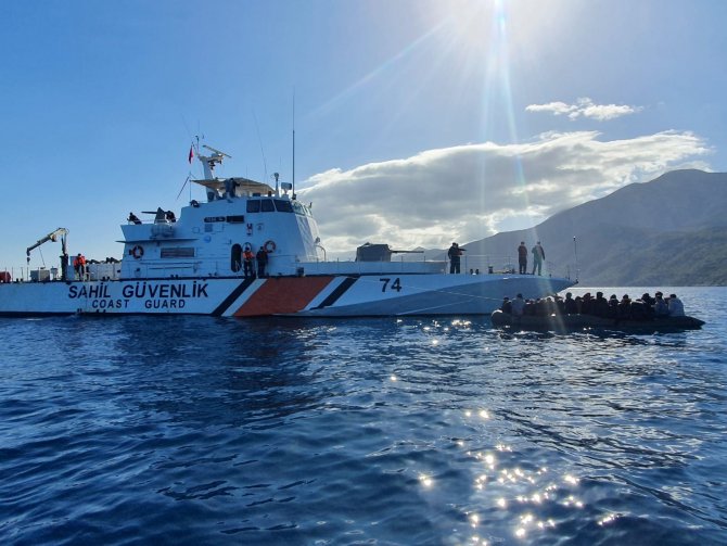37 düzensiz göçmen kurtarıldı
