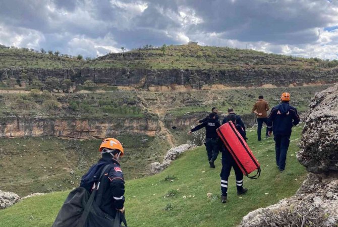 Boş su kuyusuna düşen genç AFAD ekipleri tarafından kurtarıldı