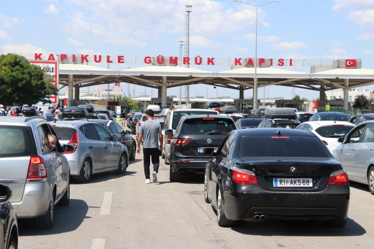 Bulgaristan, Türkiye'den girişte 'aşı sertifikası' zorunluluğunu kaldırdı