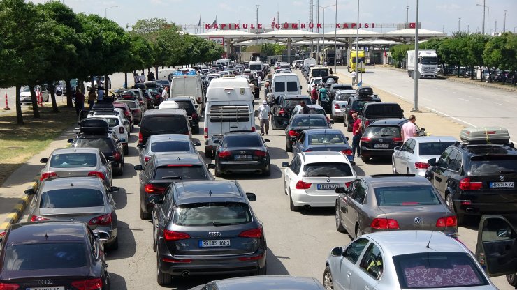 Bulgaristan, Türkiye'den girişte 'aşı sertifikası' zorunluluğunu kaldırdı