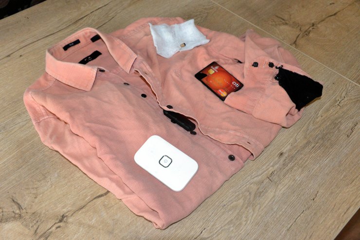 Ehliyet sınavında gizli kamerayla yakalandı