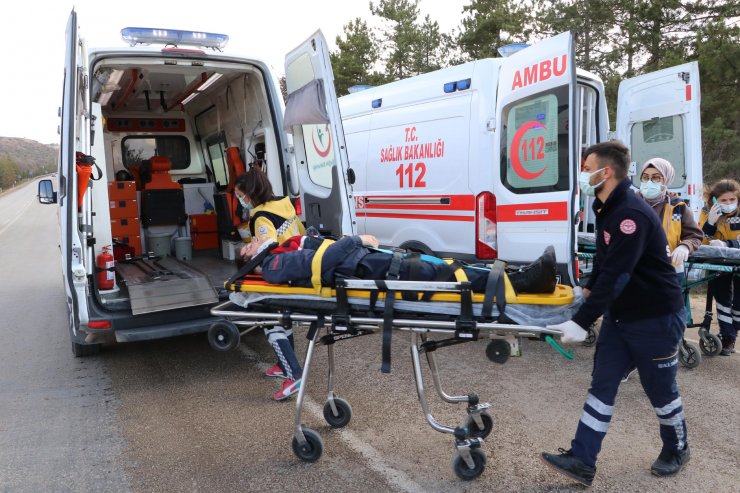 Eskişehir'de cezaevi nakil aracı devrildi