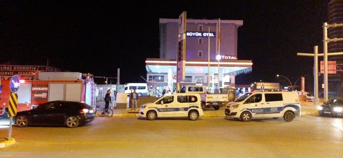 Kontrolden çıkan araç benzinliğe daldı