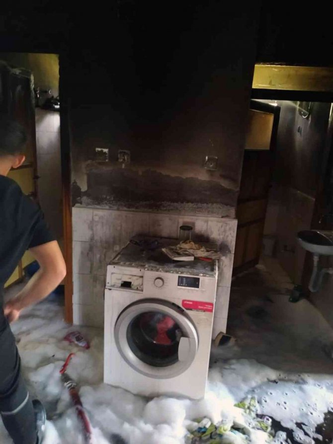 Korkutan ev yangını