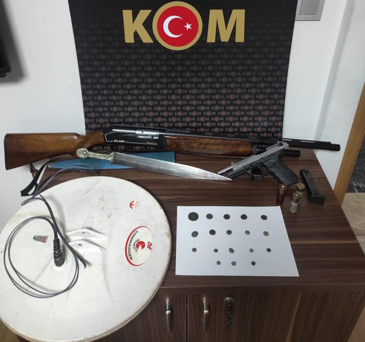 Muğla'da tarihi eser operasyonunda 'lejyoner kılıcı' ele geçirildi