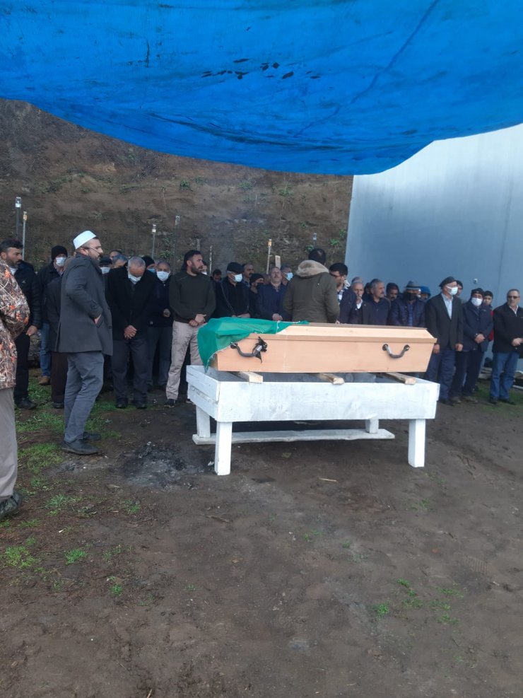 Öznur'un şüpheli ölümünü otopsi aydınlatacak