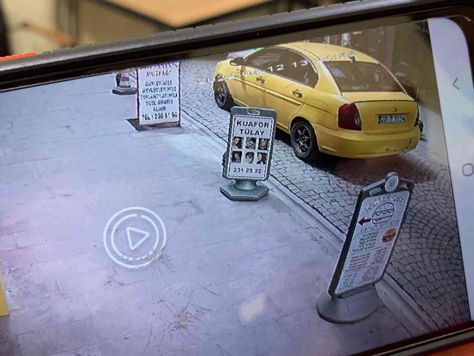 Taksinin çarptığı kedi can verdi