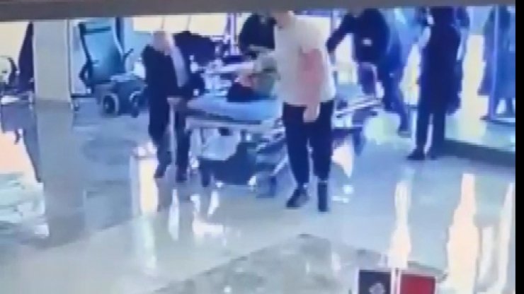 Yaya geçidinde çarptığı hemşireyi hastaneye bırakıp kaçtı