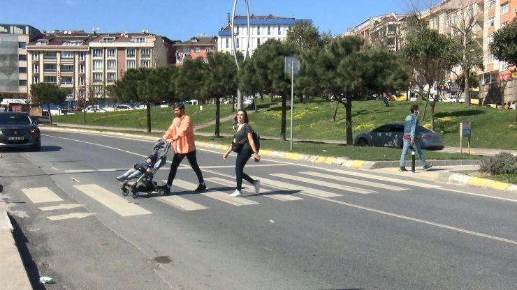 Yaya geçidinde çarptığı hemşireyi hastaneye bırakıp kaçtı