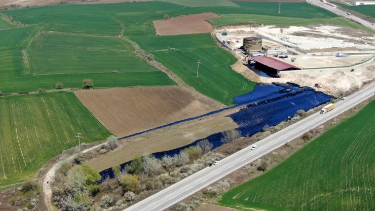 Zift dolu havuz patladı