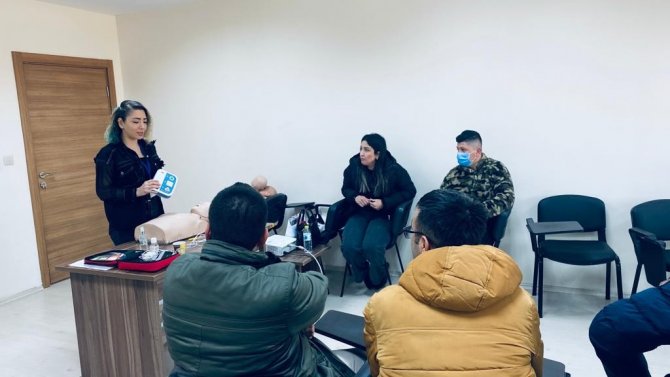 Acil sağlık hizmetlerinde ilk yardım eğitimleri hız kesmiyor