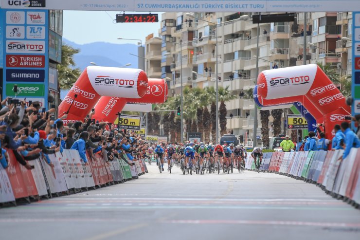 Bakan Kasapoğlu: Pek çok branşta kalitemiz, rekabet gücümüz var