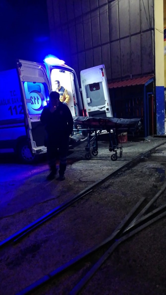 Maden ocağındaki kömür boşaltım aksanına sıkışarak hayatını kaybetti!