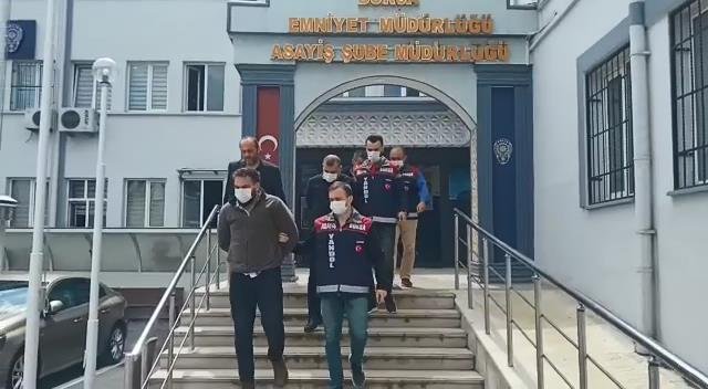 Kuyumculara sahte altın satan 4 şüpheliye suçüstü