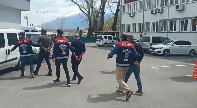 Kuyumculara sahte altın satan 4 şüpheliye suçüstü