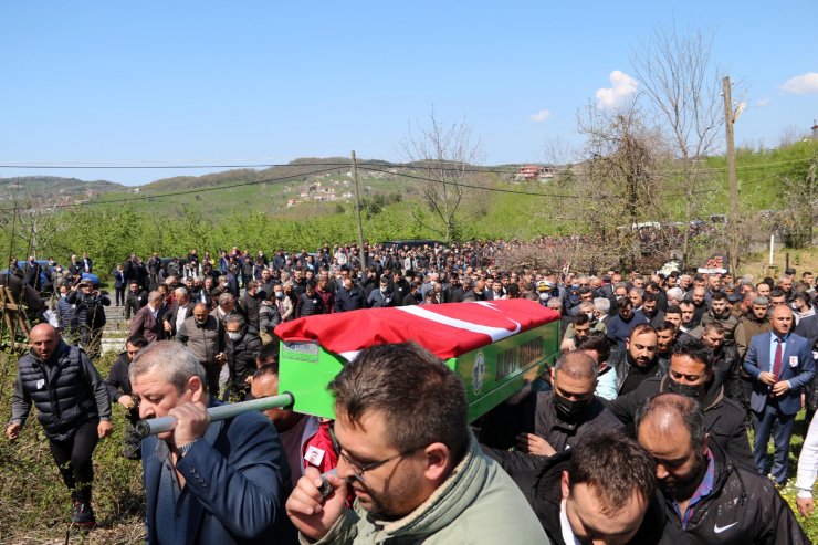 Maden ocağındaki iş kazasında ölen işçi toprağa verildi