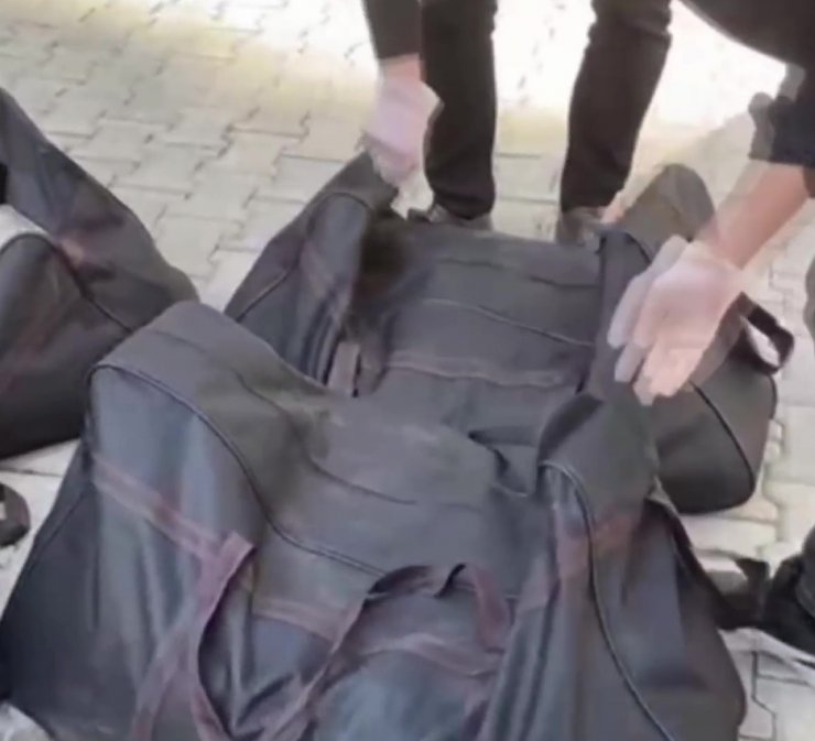 Otomobil bagajından 900 bin adet uyuşturucu hap çıktı