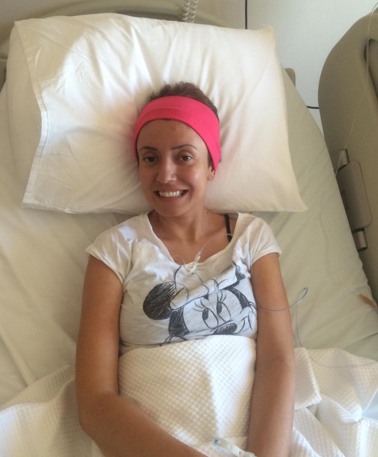 Saçlarını kanser hastalarına bağışlamayı düşünürken kanser olduğunu öğrendi