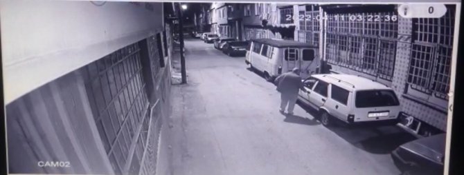 Sahurda şok...3 kişi gelip otomobilini böyle çaldılar