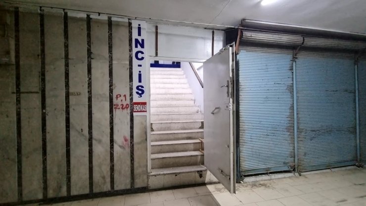 Sendika binasına kumar baskını: 3 gözaltı, 94 bin 500 lira para cezası