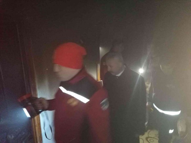 Sobadan sıçrayan kıvılcım evi yaktı