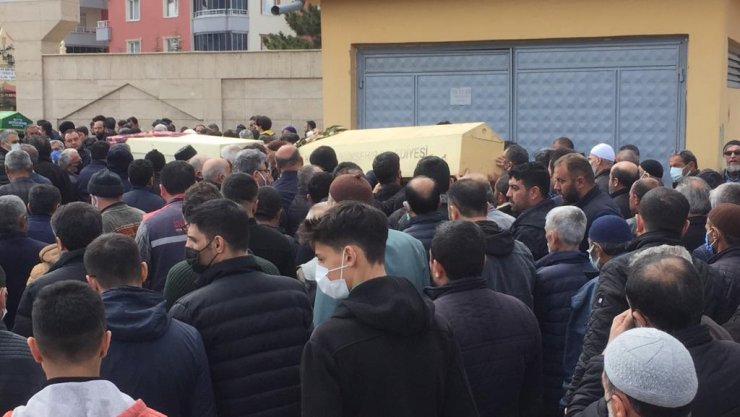 Sobadan zehirlenen anne ile kızı toprağa verildi