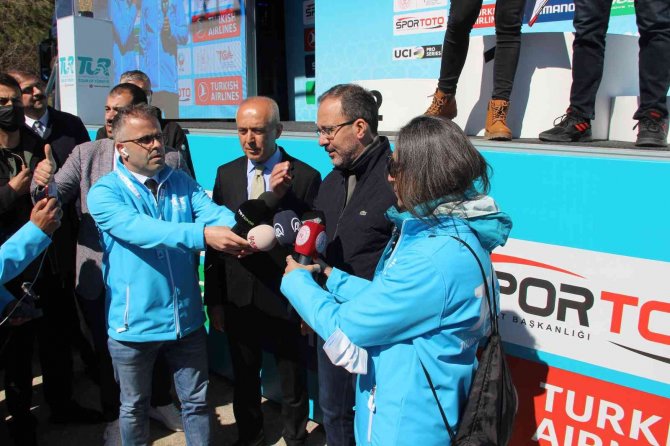 "Türkiye, spor ülkesi olma yolunda emin adımlarla ilerliyor"