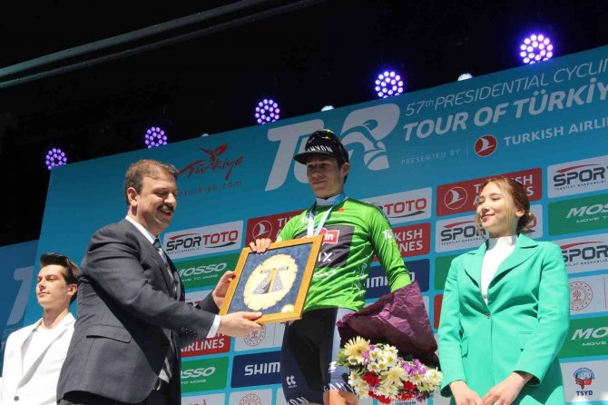 "Türkiye, spor ülkesi olma yolunda emin adımlarla ilerliyor"