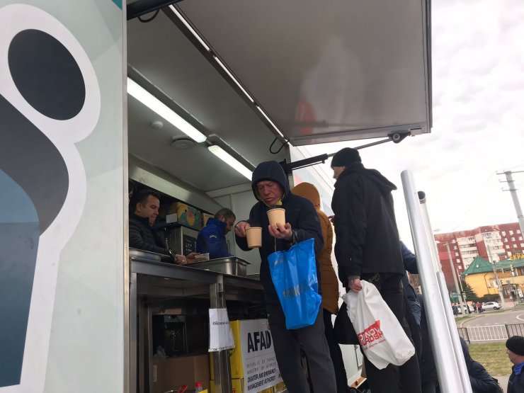 Türkiye'den Ukrayna'ya 67 TIR yardım gönderildi