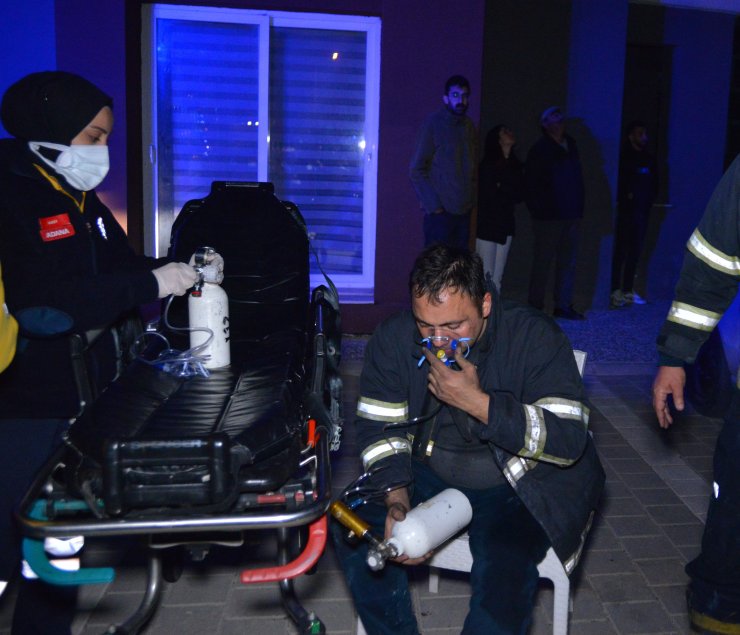Apartmanda çıkan yangında bir kişi dumandan etkilendi