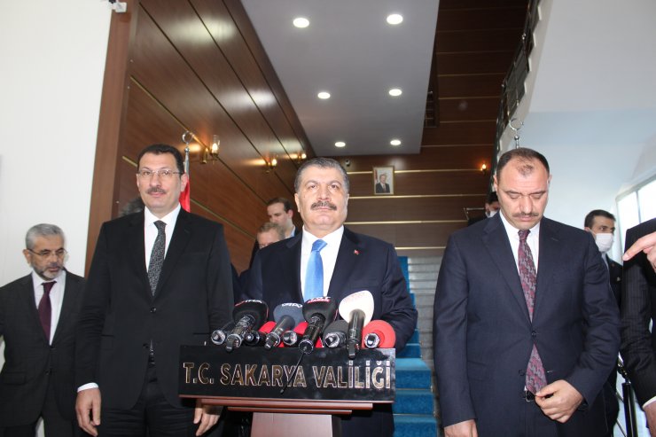 Bakan Koca: 19 ildeki yoğun bakımlarda koronavirüs hastası yok