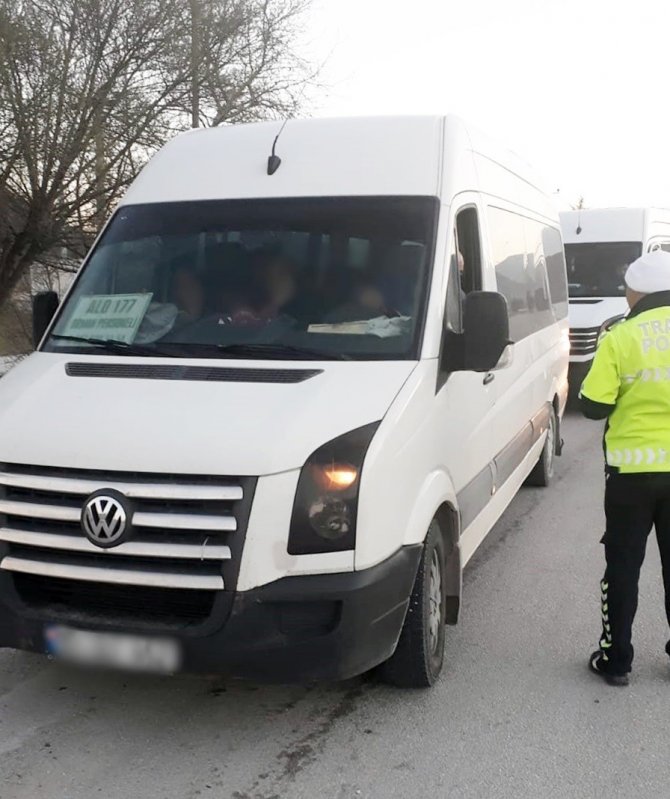 Burdur’da hız limitini aşan 158 sürücüye para cezası
