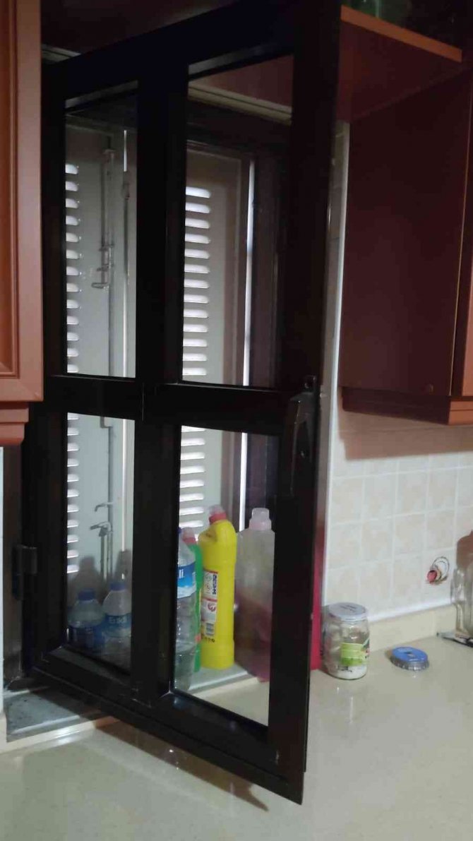 Çalınmadık bir tek mutfak penceresi kaldı