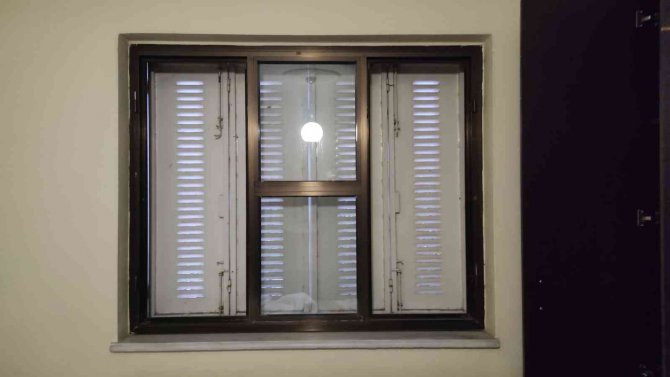 Çalınmadık bir tek mutfak penceresi kaldı