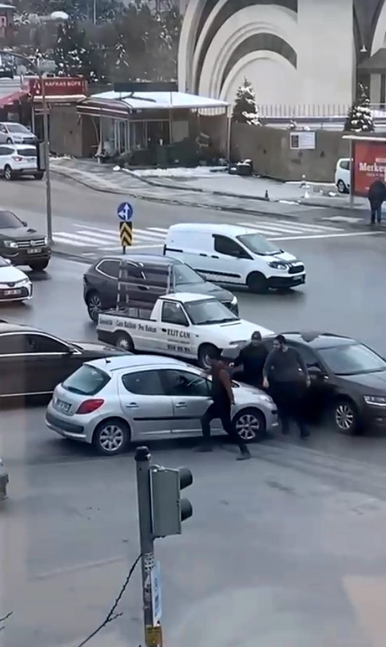 Çekiçli saldırgan özür diledi, tahliye talebi reddedildi